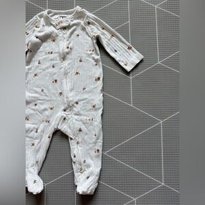 Carters|Baby gender neutral white soft ribbed novelty print long sleeve footies•
